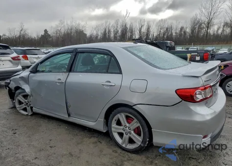 2013 Toyota Corolla Base z USA, uszkodzony, nr VIN 2T1BU4EE1DC106252